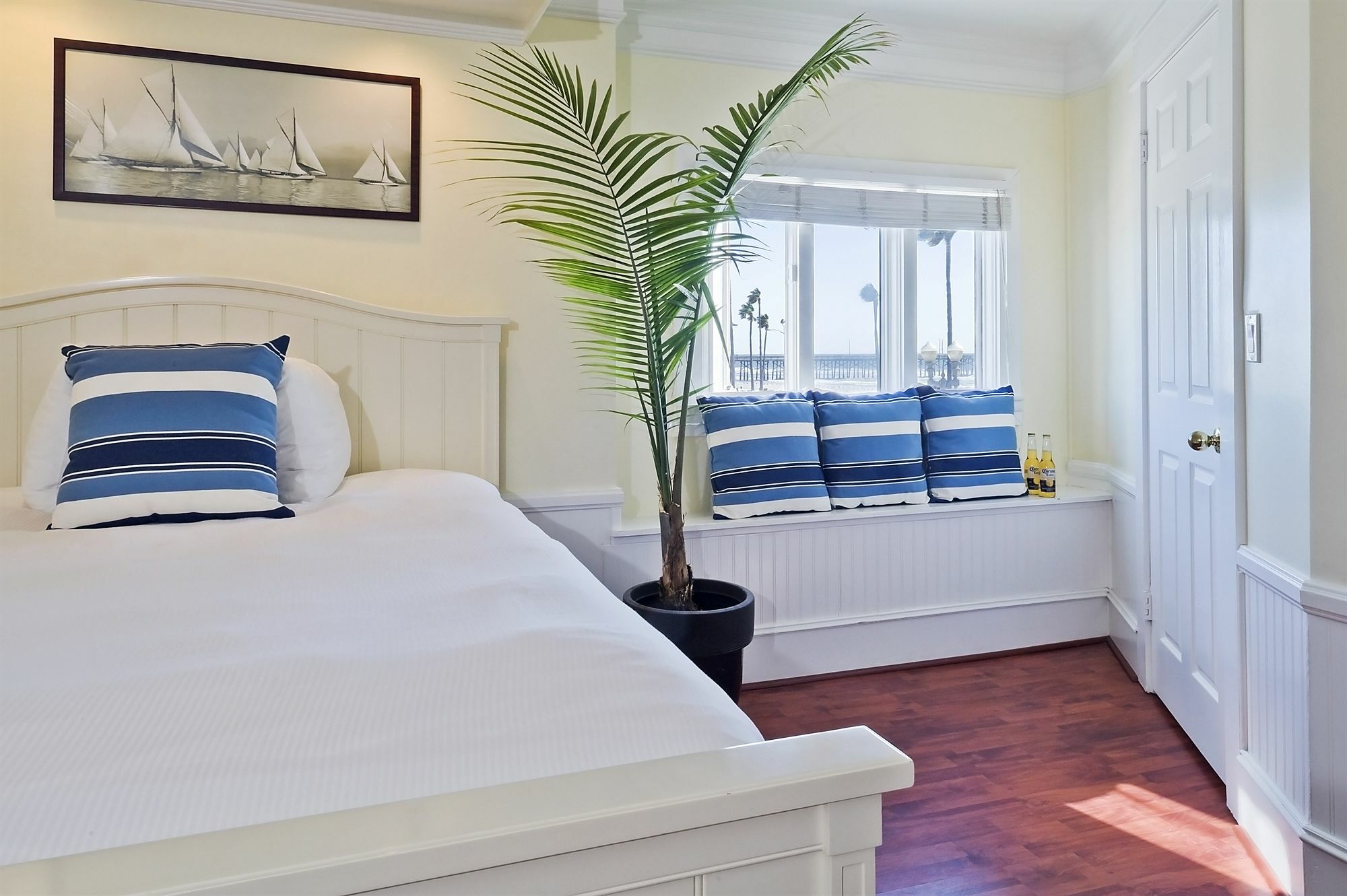 Newport Beach Hotel Екстер'єр фото